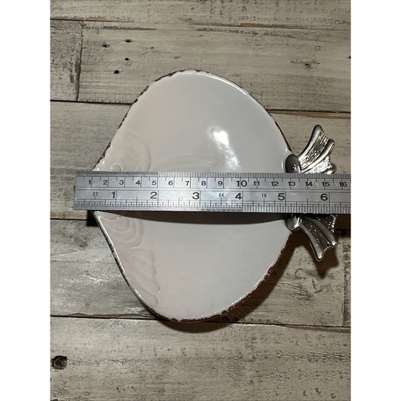 Sanibel‎ By Mud Pie Fish Plate, White Glazed Terracotta Plate W/Silver - Picture 5 of 10